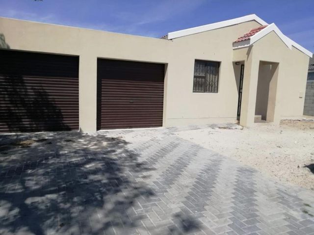 3 Bedroom Property for Sale in Diazville Western Cape